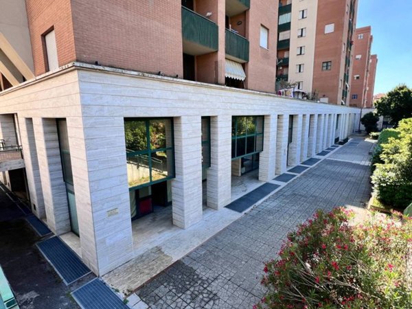 ufficio in vendita a Perugia in zona Madonna Alta