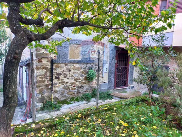 casa indipendente in vendita a Perugia in zona Fontignano