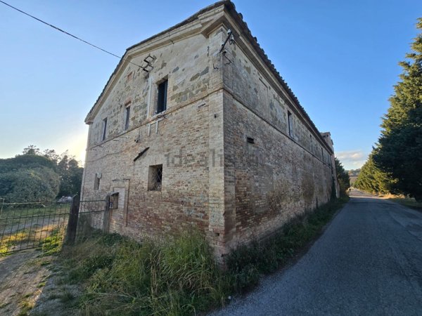 casale in vendita a Perugia in zona San Martino In Campo