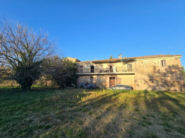 casale in vendita a Perugia in zona Montelaguardia