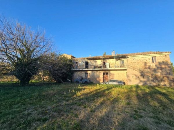 casale in vendita a Perugia in zona Montelaguardia