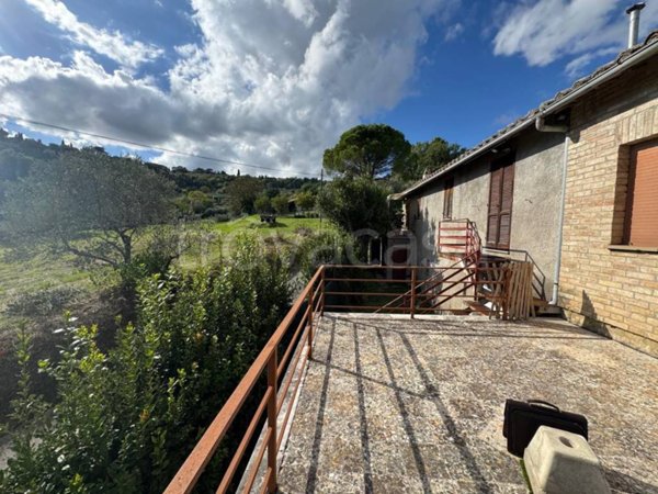 casa indipendente in vendita a Perugia in zona Montebello