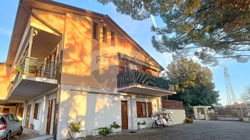 casa indipendente in vendita a Perugia in zona Madonna Alta