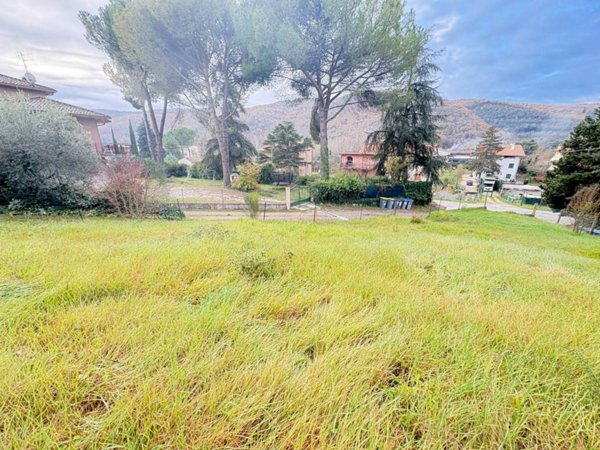 terreno edificabile in vendita a Perugia in zona Colle Umberto I