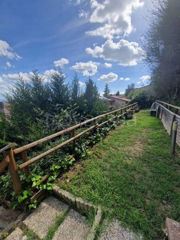 casa indipendente in vendita a Perugia in zona Montelaguardia