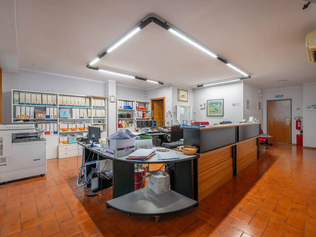 ufficio in vendita a Perugia in zona Prepo