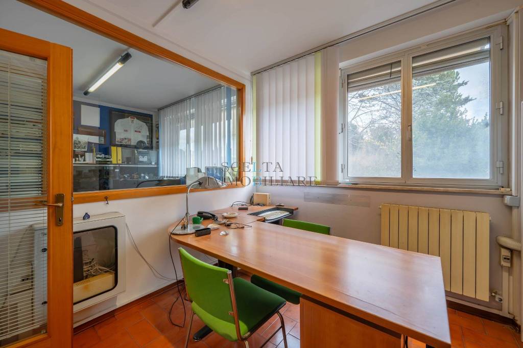 ufficio in vendita a Perugia in zona Prepo