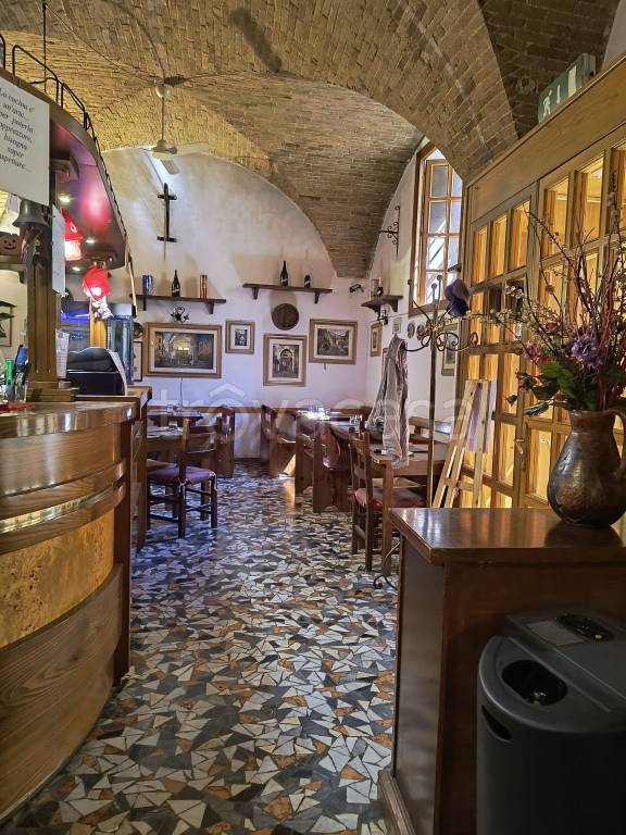 negozio in vendita a Perugia in zona Centro Città