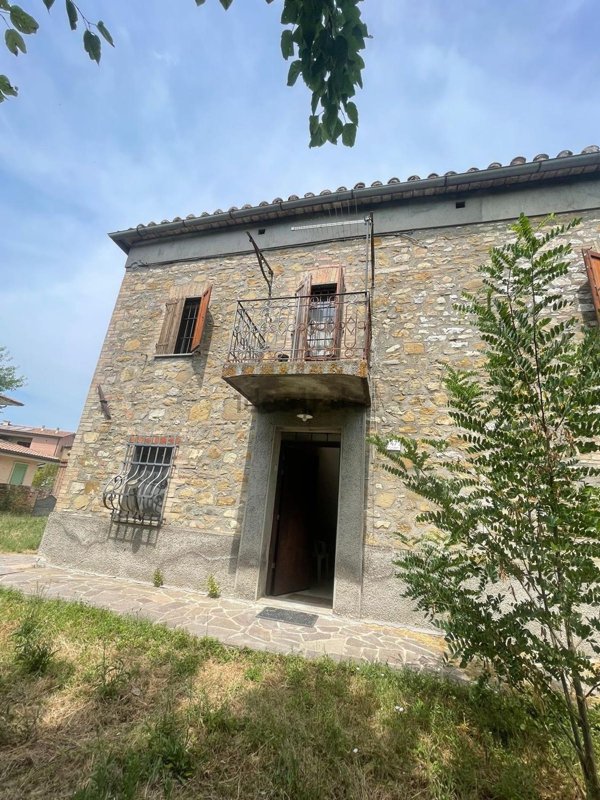 casa indipendente in vendita a Perugia in zona Colle Umberto I