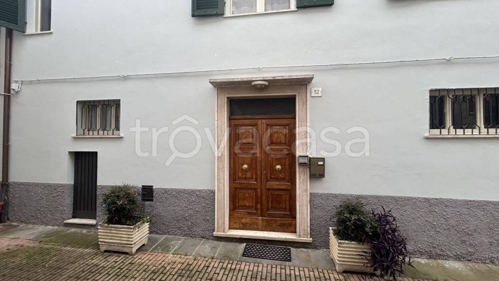 casa indipendente in vendita a Perugia in zona Mugnano