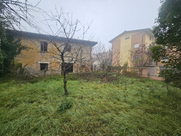 casale in vendita a Perugia in zona Pila