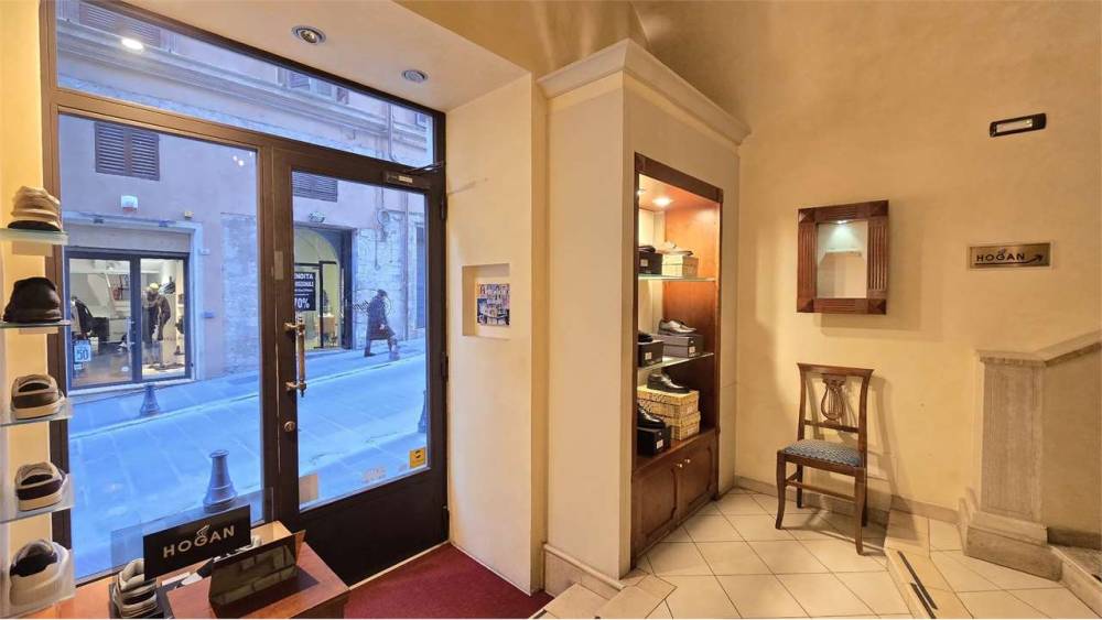negozio in vendita a Perugia in zona Centro Città