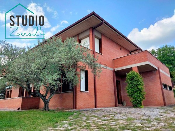 casa indipendente in vendita a Perugia in zona Centro Città