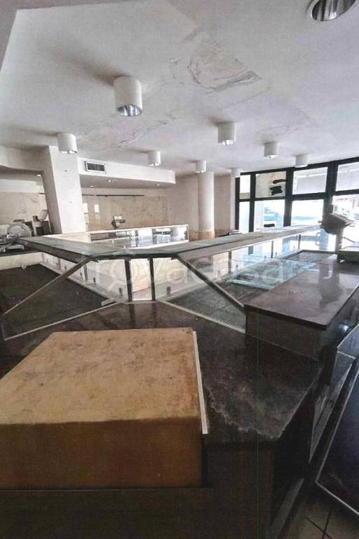 negozio in vendita a Perugia in zona Montebello