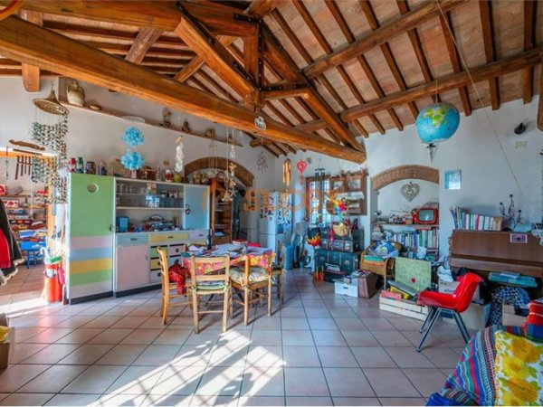 casale in vendita a Perugia in zona Cordigliano