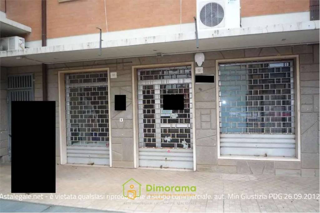 negozio in vendita a Perugia in zona Ferro di Cavallo