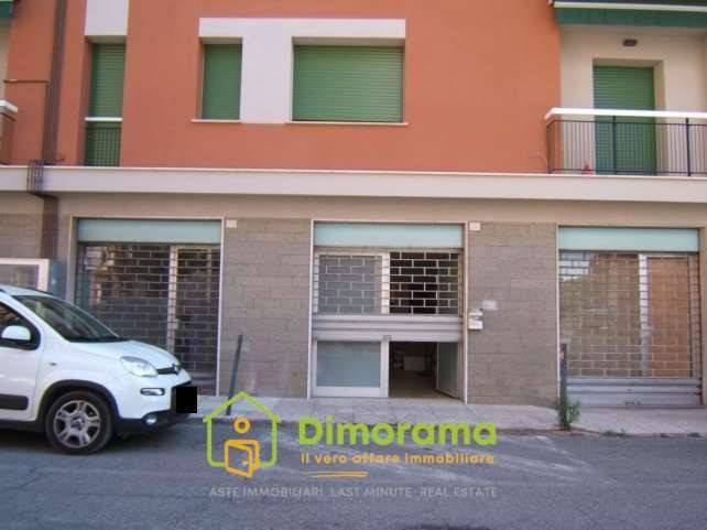 negozio in vendita a Perugia in zona Stazione