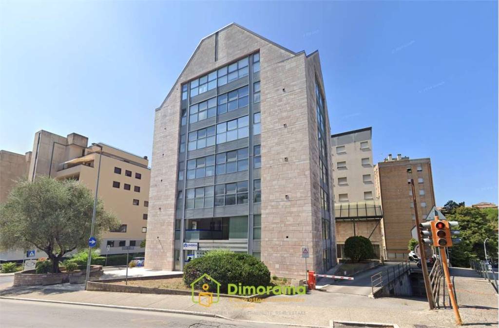 ufficio in vendita a Perugia in zona Stazione