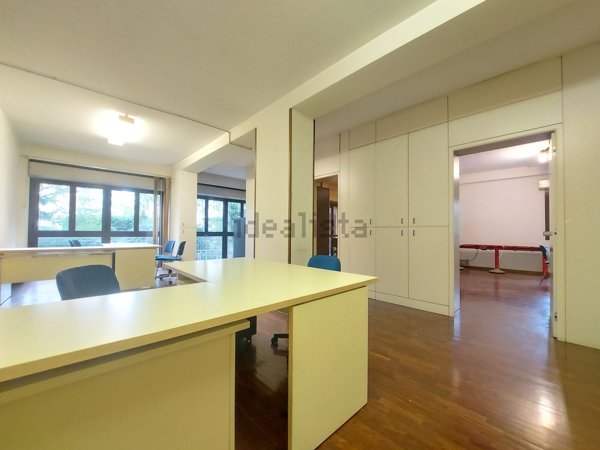 ufficio in vendita a Perugia in zona Madonna Alta