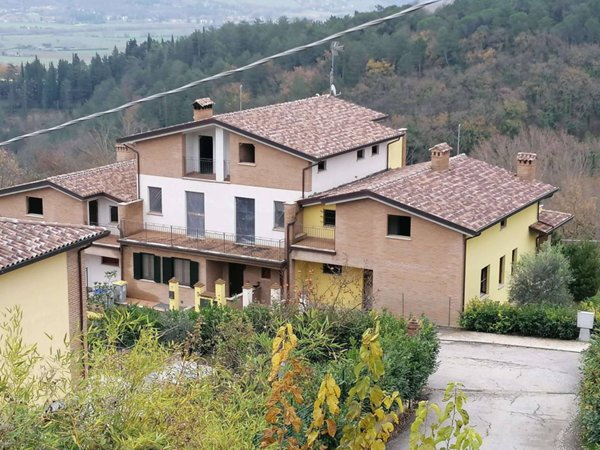 casa indipendente in vendita a Perugia in zona Montelaguardia
