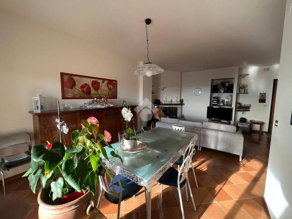 appartamento in vendita a Perugia in zona Collestrada