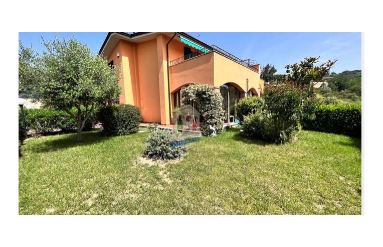 casa indipendente in vendita a Perugia in zona Canneto