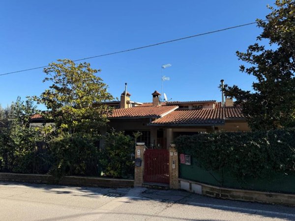 casa indipendente in vendita a Perugia in zona Prepo