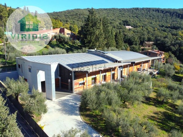 casa indipendente in vendita a Perugia in zona Ferro di Cavallo