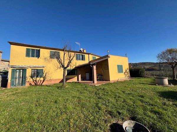 casa indipendente in vendita a Perugia in zona Canneto