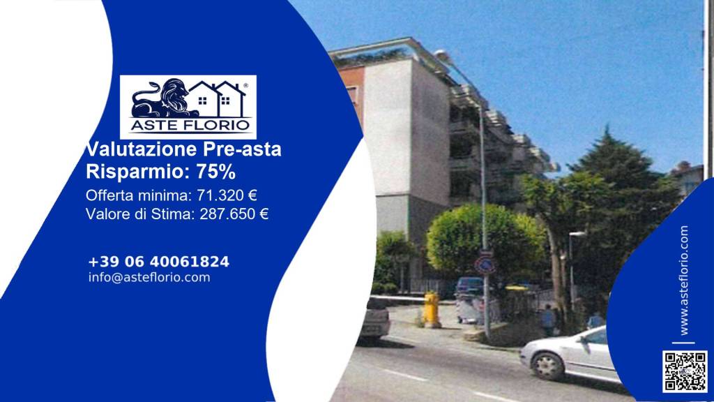 locale commerciale in vendita a Perugia in zona Stazione