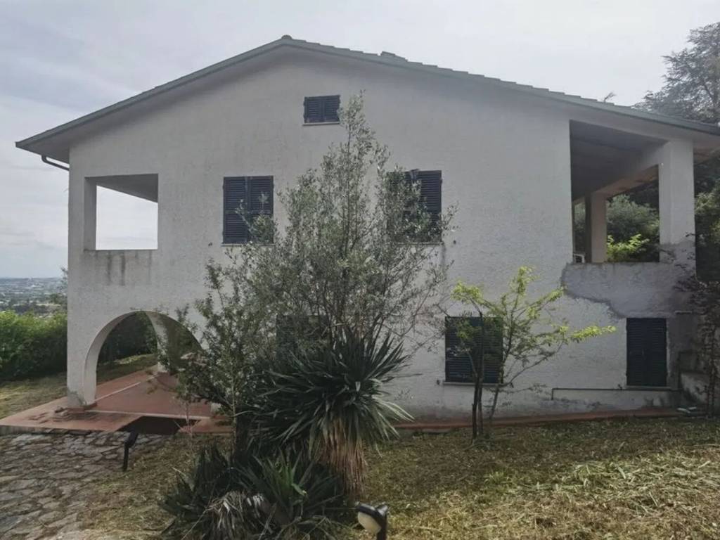 casa indipendente in vendita a Perugia in zona L'Olmo