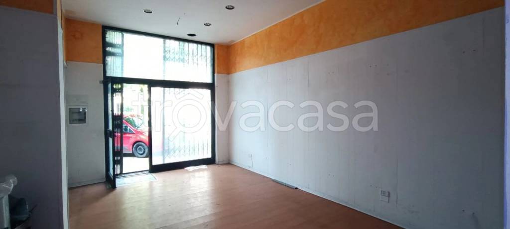 negozio in vendita a Perugia in zona Stazione