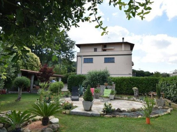 casa indipendente in vendita a Perugia in zona Montelaguardia