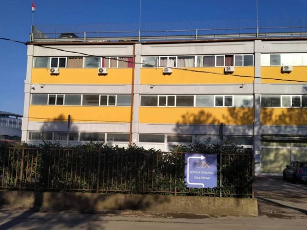 negozio in vendita a Perugia in zona Madonna Alta