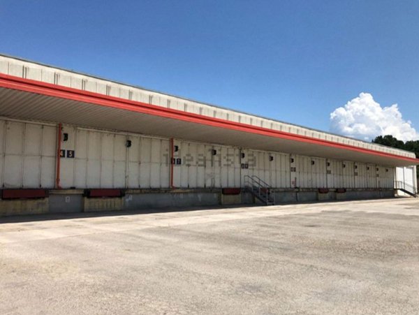 locale di sgombero in vendita a Perugia in zona Sant'Andrea delle Fratte