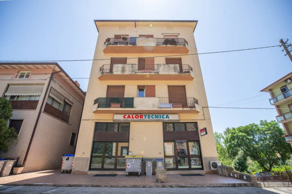 negozio in vendita a Perugia in zona Ponte Felcino