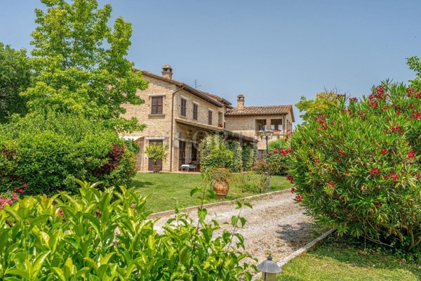 casa indipendente in vendita a Perugia in zona Filosofi