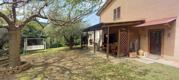 casa indipendente in vendita a Perugia in zona Montelaguardia