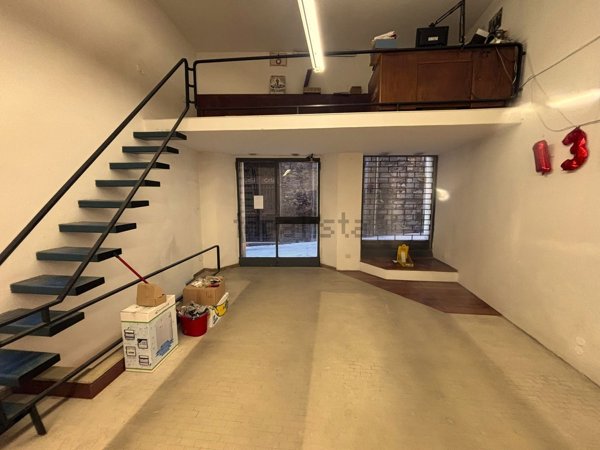 locale di sgombero in vendita a Perugia in zona Centro Città