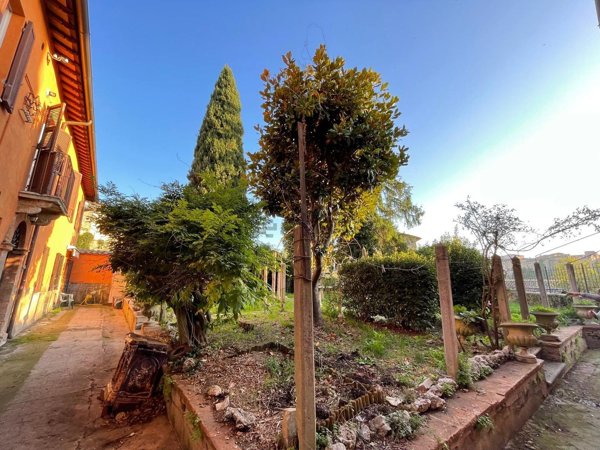 casa indipendente in vendita a Perugia in zona Centro Città