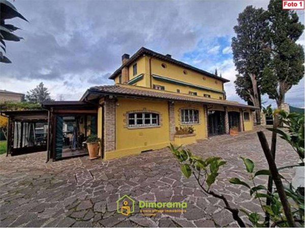 casa indipendente in vendita a Perugia in zona Montebello