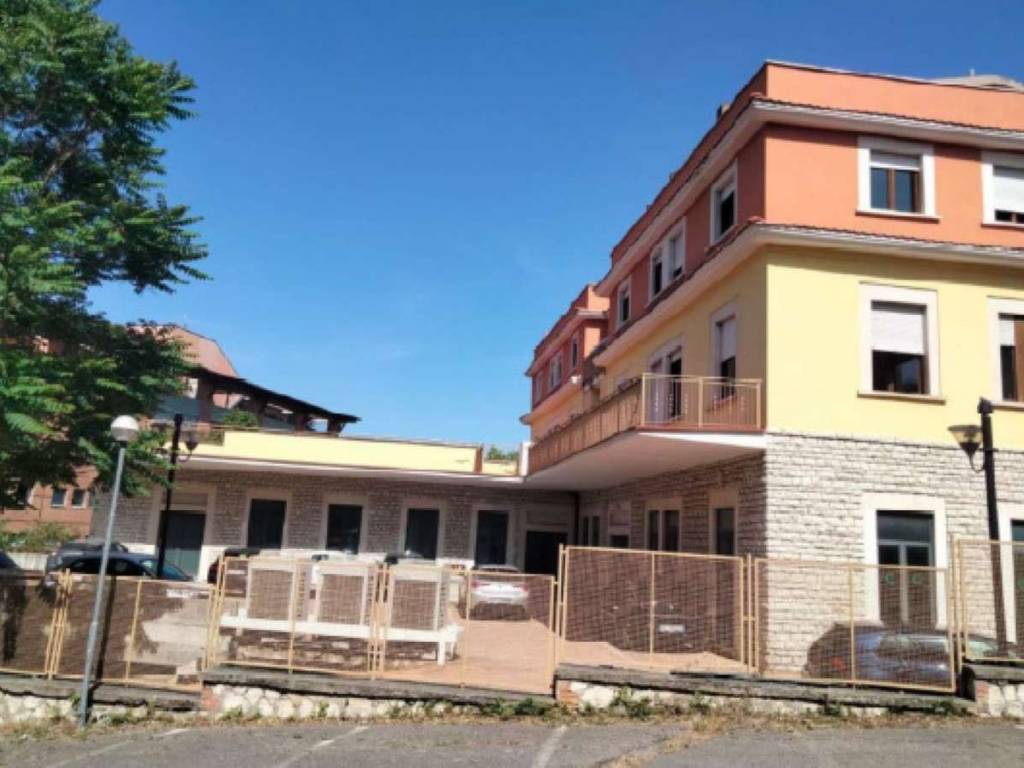 ufficio in vendita a Perugia in zona Madonna Alta