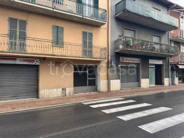 negozio in vendita a Perugia in zona Castel del Piano