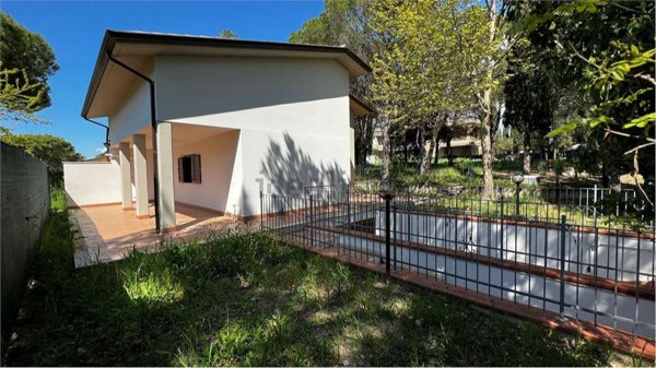 casa indipendente in vendita a Perugia in zona Montebello