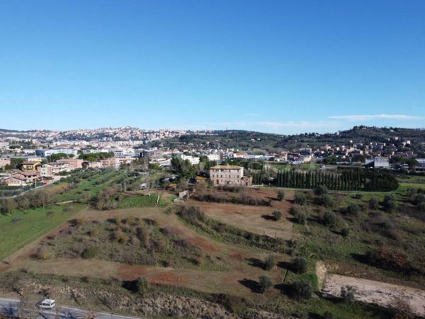 casa indipendente in vendita a Perugia in zona Madonna Alta