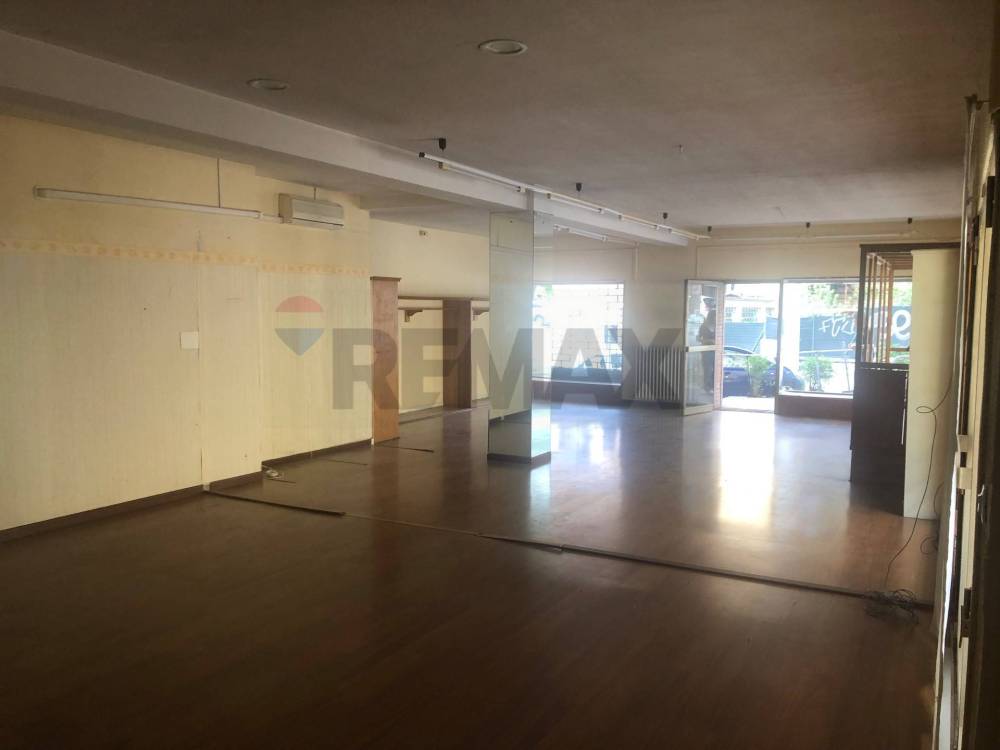 locale commerciale in vendita a Perugia in zona Case Bruciate