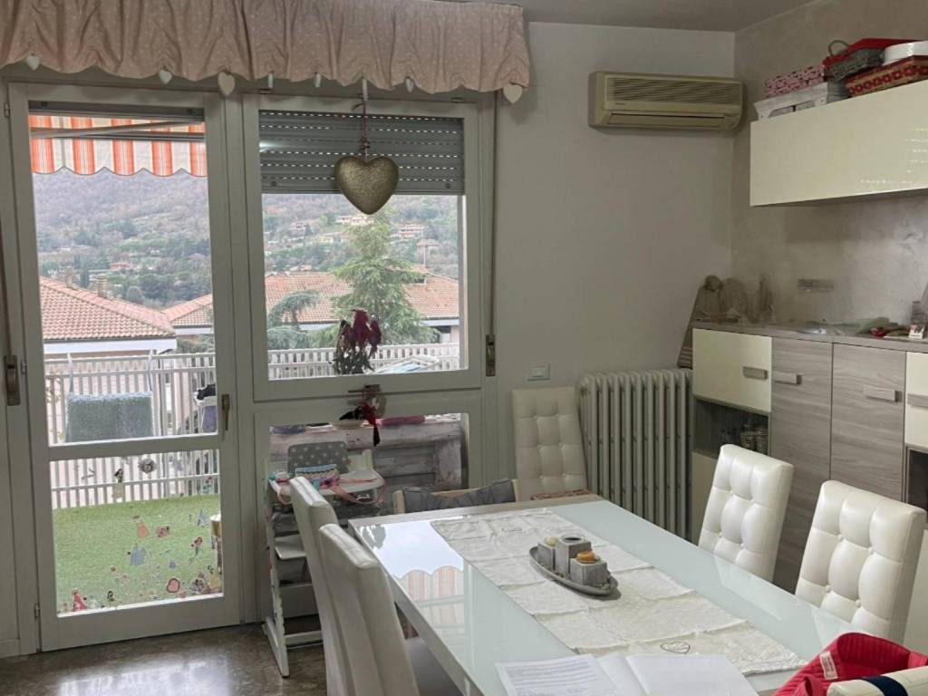 appartamento in vendita a Perugia in zona Ferro di Cavallo