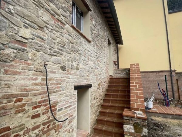 casa indipendente in vendita a Perugia in zona Pila