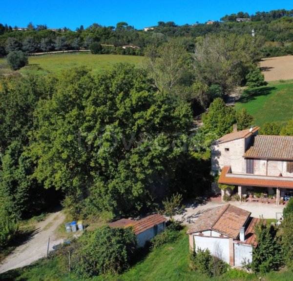 casa indipendente in vendita a Perugia in zona Montebello