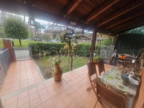 casa indipendente in vendita a Perugia in zona Pila